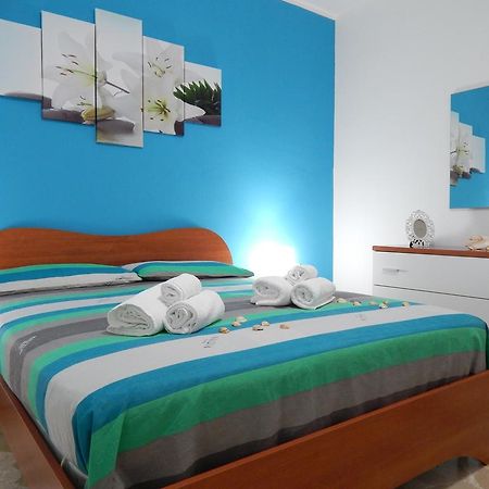 Casa Vacanze Karol Apartment Трапето Стая снимка