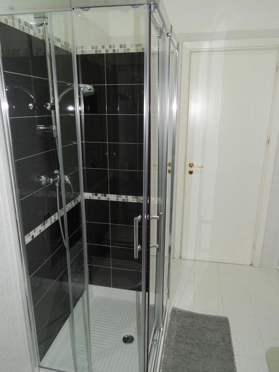Casa Vacanze Karol Apartment Трапето Стая снимка