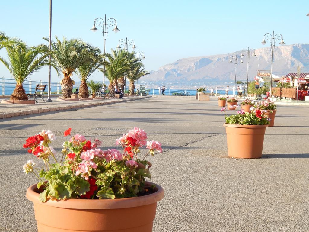 Casa Vacanze Karol Apartment Трапето Екстериор снимка